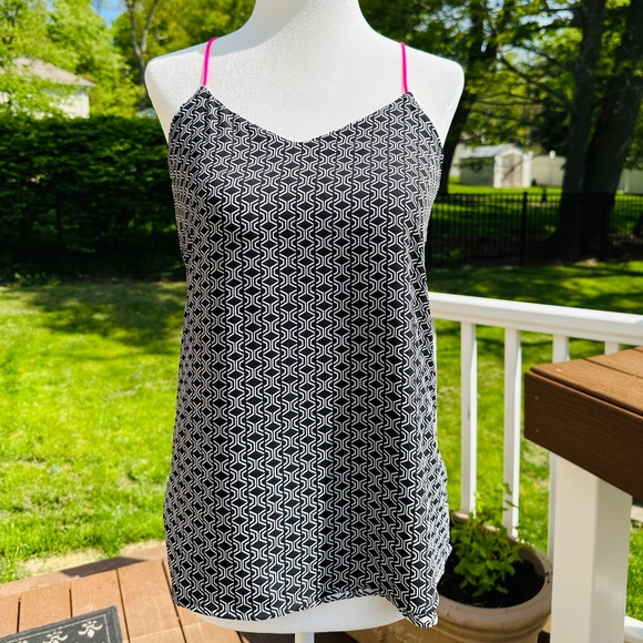 Express Reversible tank top Small NWOT Black White & Hot Pink - Picture 1 of 3